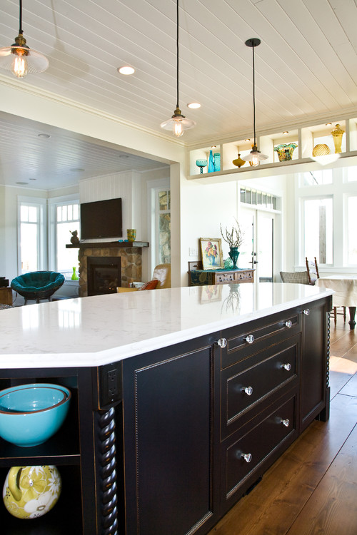Cambria Torquay Island Top with Antique Black Island Base Cabinet